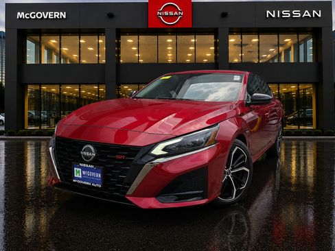 Used 2024 Nissan Altima 2.5 SR AWD/4WD image 1