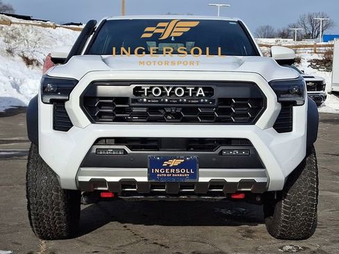 Used 2025 Toyota Tacoma Trailhunter image 2