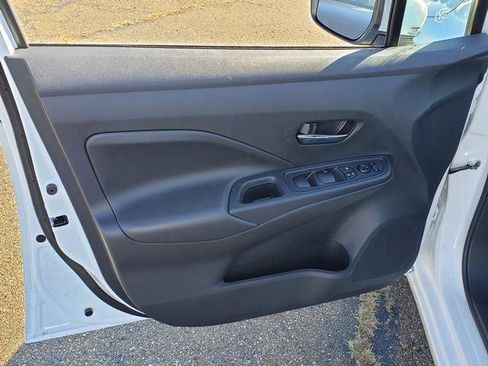 New 2025 Nissan Versa SV w/ Trunk Package FWD image 12