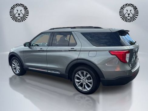Used 2020 Ford Explorer XLT w/ Equipment Group 202A AWD/4WD image 9