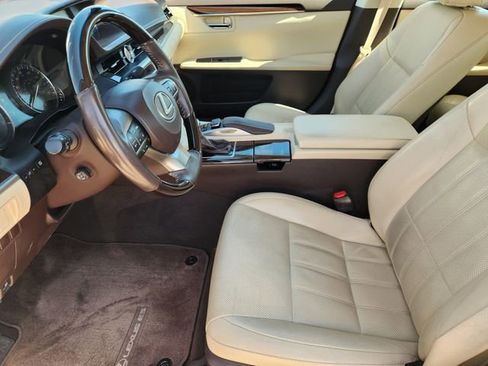 Used 2017 Lexus ES 350 w/ Luxury Package image 9