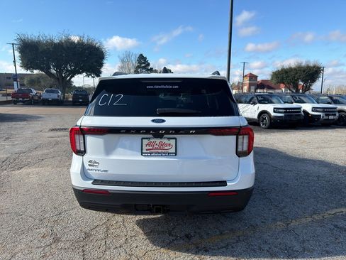 New 2026 Ford Explorer Active RWD image 6