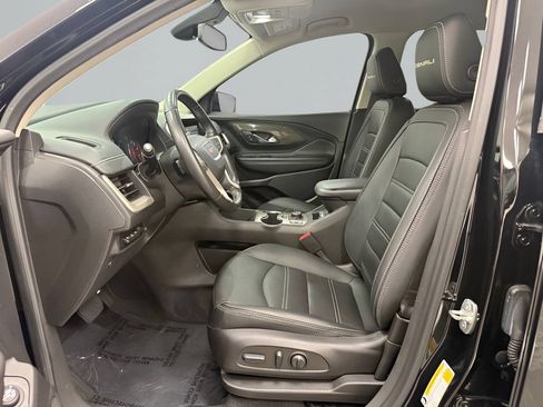 Used 2022 GMC Terrain Denali w/ Denali Premium Package AWD/4WD image 12