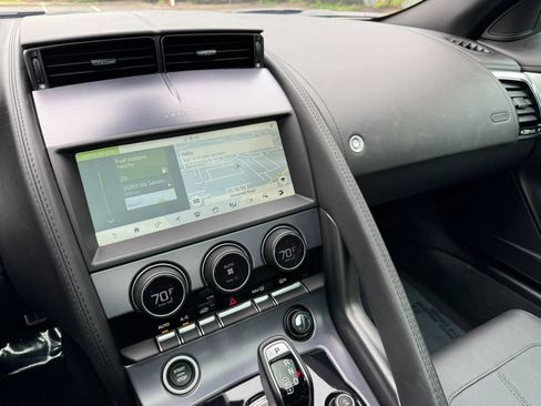Used 2023 Jaguar F-TYPE Coupe RWD image 35