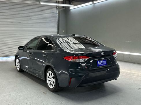 Used 2025 Toyota Corolla LE FWD image 5