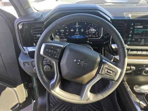 Used 2026 Chevrolet Silverado 1500 LT Trail Boss w/ LT Trail Boss Premium Package AWD/4WD image 3