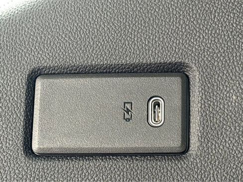 Used 2025 Chevrolet Tahoe LS RWD image 28