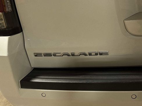 Used 2020 Cadillac Escalade ESV Luxury AWD/4WD image 28