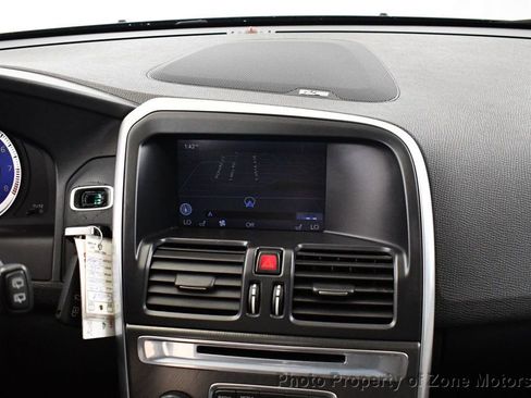 Used 2012 Volvo XC60 T6 R-Design image 25