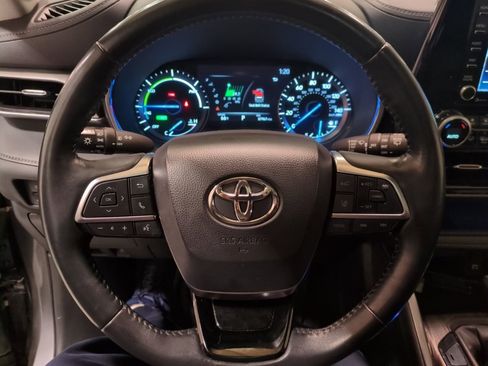 Used 2020 Toyota Highlander Limited image 17
