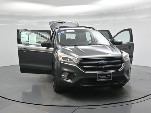 Certified 2018 Ford Escape SEL image 31
