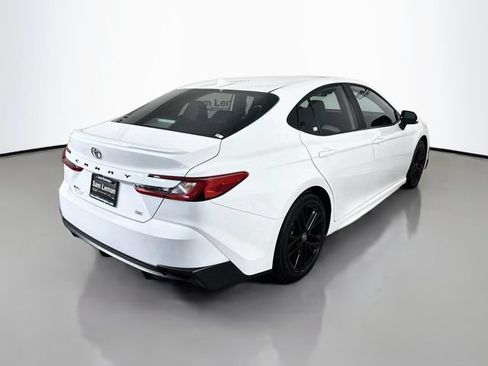 Used 2025 Toyota Camry SE w/ Convenience Package FWD image 7