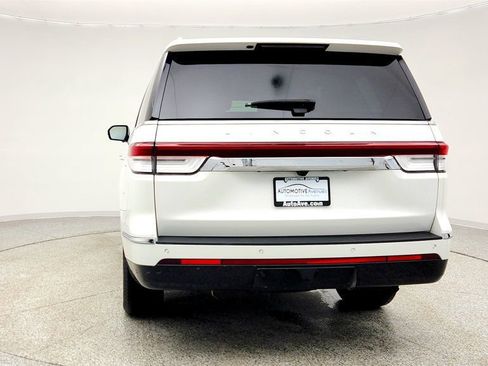 Used 2023 Lincoln Navigator 4WD image 6