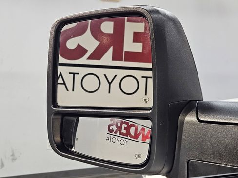 Used 2024 RAM 2500 Tradesman w/ Chrome Appearance Group image 22