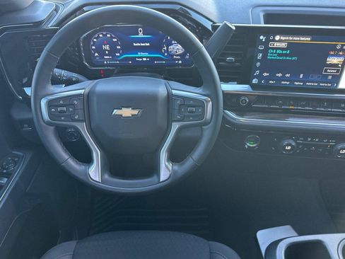 Used 2024 Chevrolet Silverado 1500 LT image 17