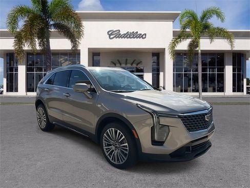 Certified 2024 Cadillac XT4 Premium Luxury image 2