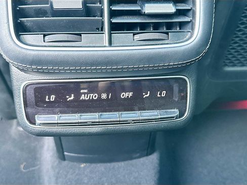 Used 2025 Mercedes-Benz GLS 63 AMG 4MATIC image 27