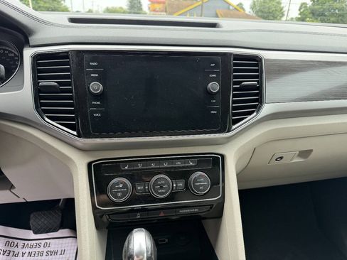 Used 2018 Volkswagen Atlas SEL AWD/4WD image 16