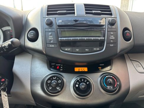 Used 2011 Toyota RAV4 4WD image 23