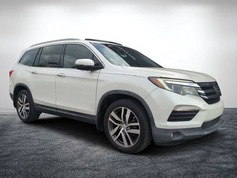 Used 2017 Honda Pilot Elite image 1