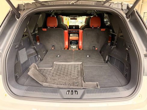 Used 2025 Lincoln Aviator Reserve w/ Luxury Package AWD/4WD image 8