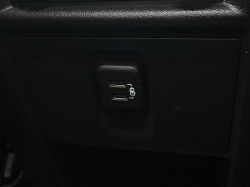Used 2020 Chevrolet Traverse LT FWD image 18