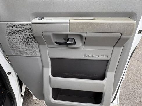 Used 2013 Ford E-250 and Econoline 250 Extended w/ Commercial Cargo Van Pkg RWD image 10