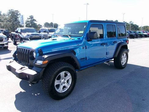 Used 2022 Jeep Wrangler Unlimited Sport image 2