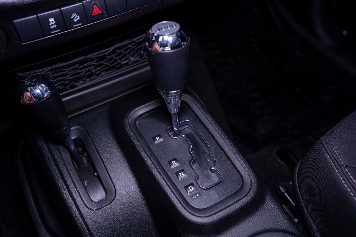 Used 2018 Jeep Wrangler Sport AWD/4WD image 8