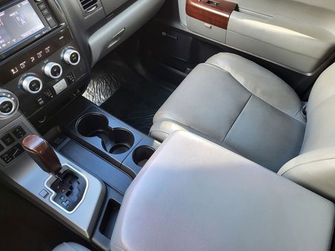 Used 2014 Toyota Sequoia Platinum image 15