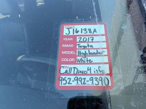 Used 2017 Toyota Highlander Limited Platinum image 28