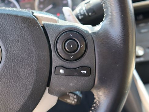Used 2015 Lexus IS 250 RWD image 16