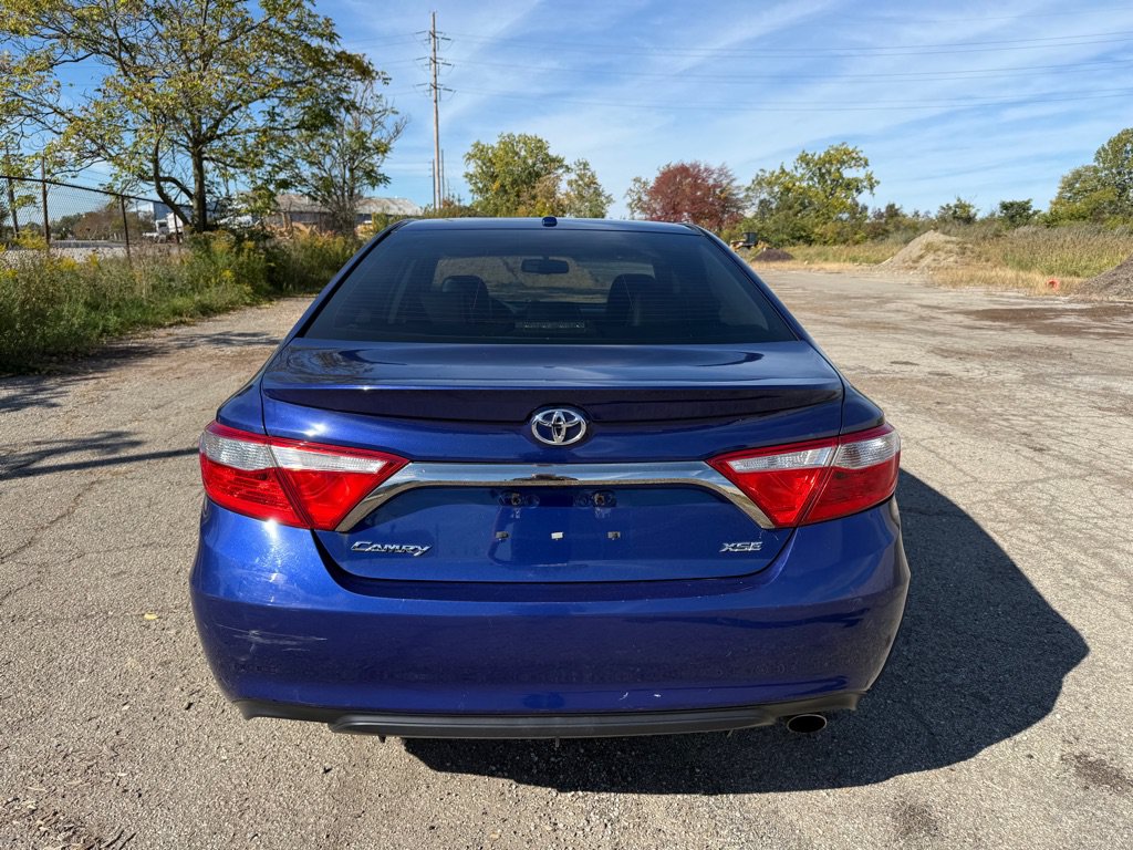 Used 2016 Toyota Camry XSE w/ Moonroof Package FWD image 4