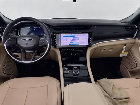 New 2026 Jeep Grand Cherokee L Limited w/ Limited Altitude Package AWD/4WD image 27