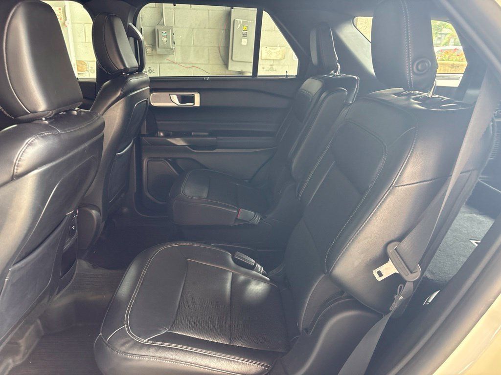 Used 2020 Ford Explorer Limited AWD/4WD image 10
