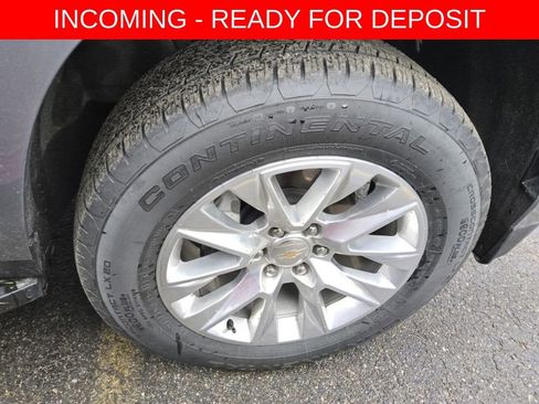 Used 2025 Chevrolet Suburban Premier w/ Sun And Tow Package AWD/4WD image 15