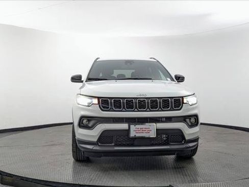 Used 2024 Jeep Compass Latitude AWD/4WD image 12