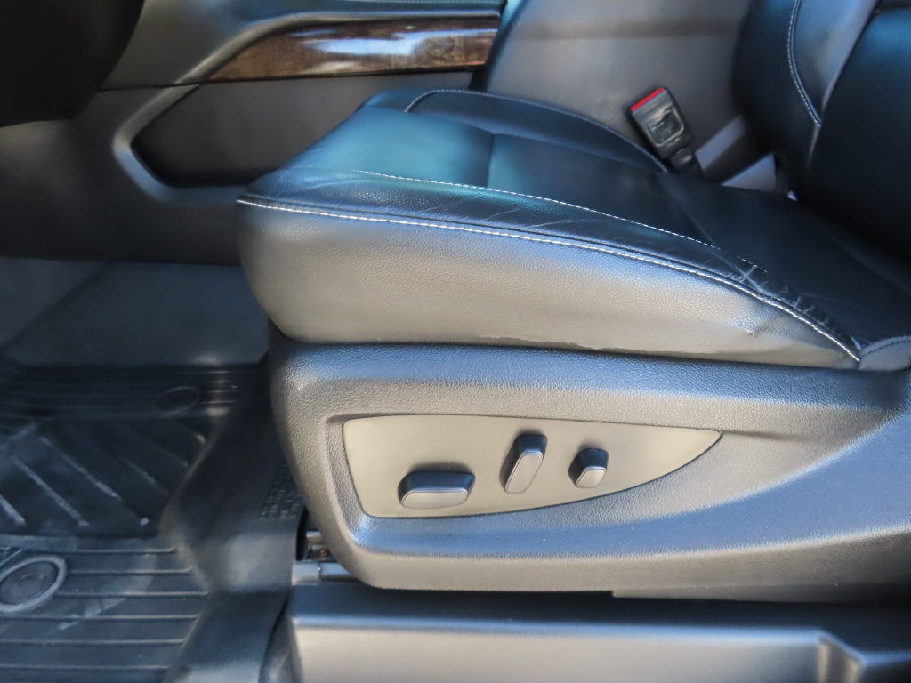 Used 2020 Chevrolet Suburban LT AWD/4WD image 8