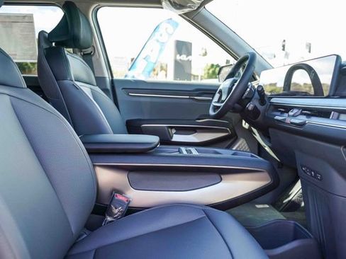 New 2026 Kia EV9 Light image 18