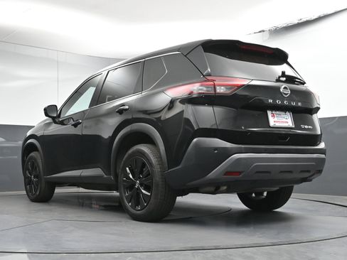 Used 2021 Nissan Rogue SV image 29