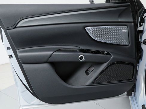 Certified 2023 Maserati Grecale Modena AWD/4WD image 16