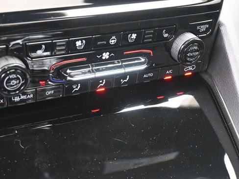 New 2025 Jeep Grand Cherokee Limited w/ Luxury Tech Group II image 20