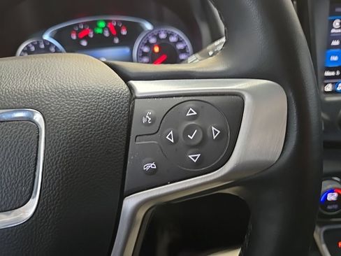 Used 2024 GMC Terrain SLT AWD/4WD image 17