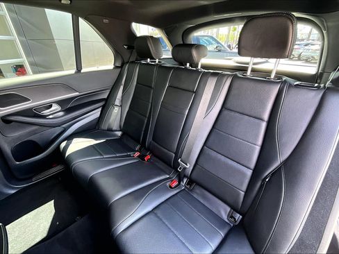 Used 2025 Mercedes-Benz GLE 450e 4MATIC image 26