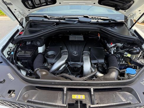 Used 2013 Mercedes-Benz GL 450 4MATIC image 27