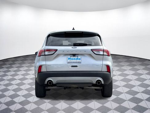 Used 2020 Ford Escape SE image 9