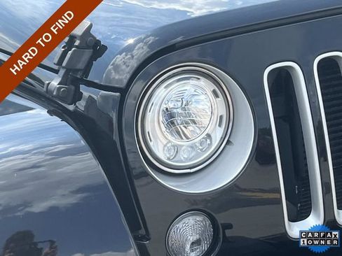 Certified 2017 Jeep Wrangler Unlimited Sahara w/ Max Tow Package AWD/4WD image 9