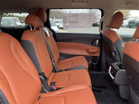 New 2026 Kia Carnival EX image 17