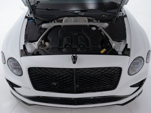 Used 2025 Bentley Flying Spur Plug-In Hybrid image 50