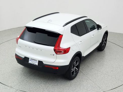 New 2026 Volvo XC40 B5 Core w/ Climate Package image 11